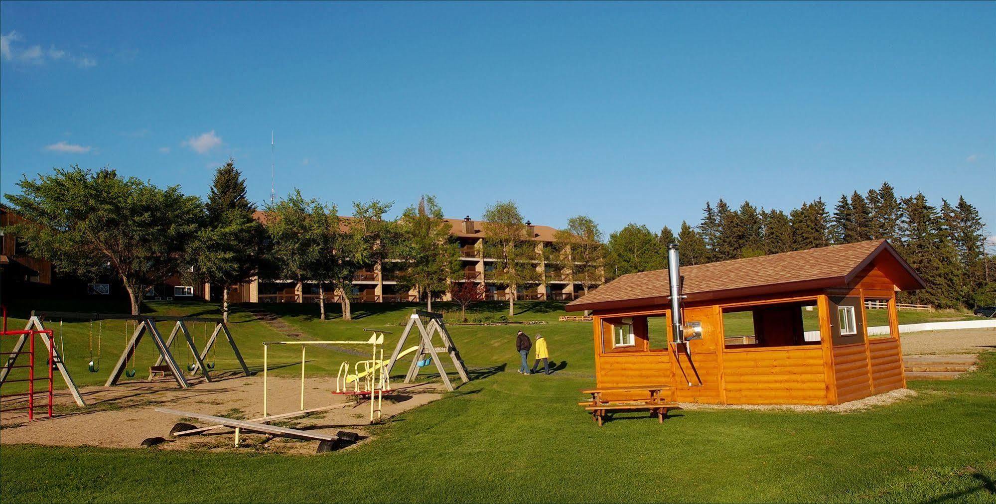 Elkhorn Resort, Spa, And Conference Centre Wasagaming Exterior foto
